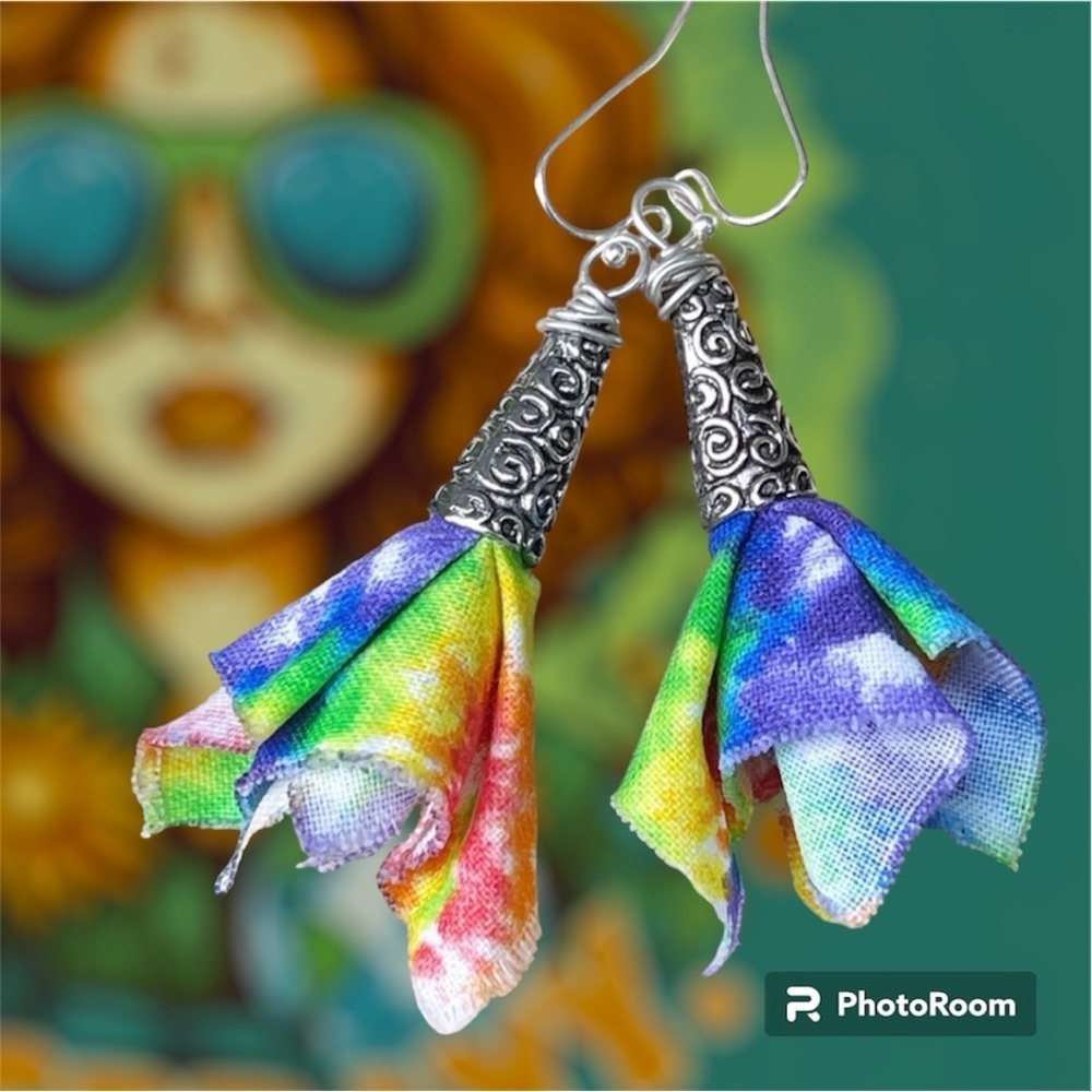 5 For $25💫Tie-dye Rainbow Earrings Dangles